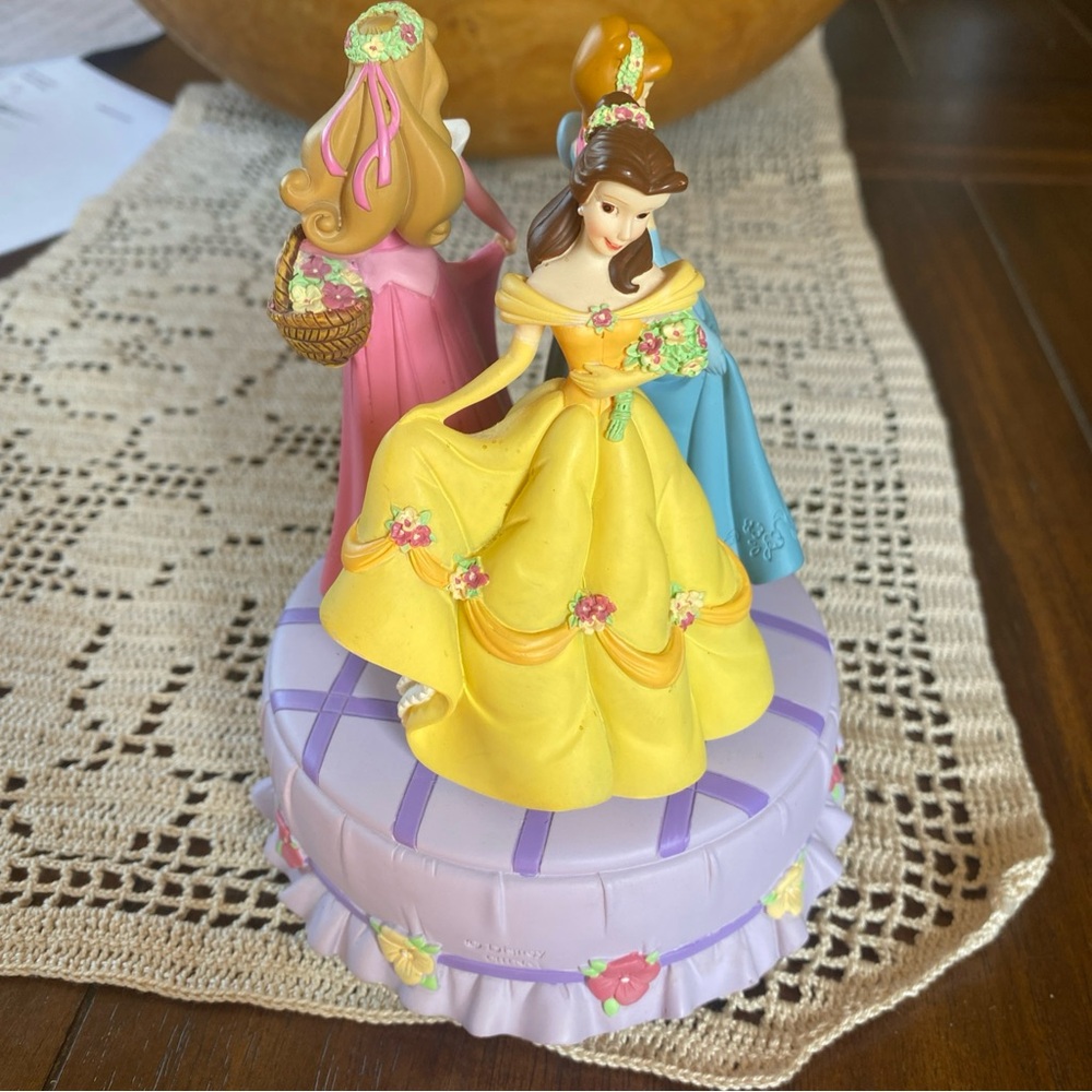 Disney Princesses Musical Rotating Figurine - Picture 6 of 10